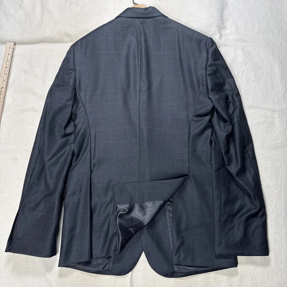 Joseph Abboud small flaw